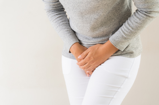 Sabe que as infeções urinárias são mais frequentes nas mulheres? Saiba quais são as causas, os sintomas e como prevenir